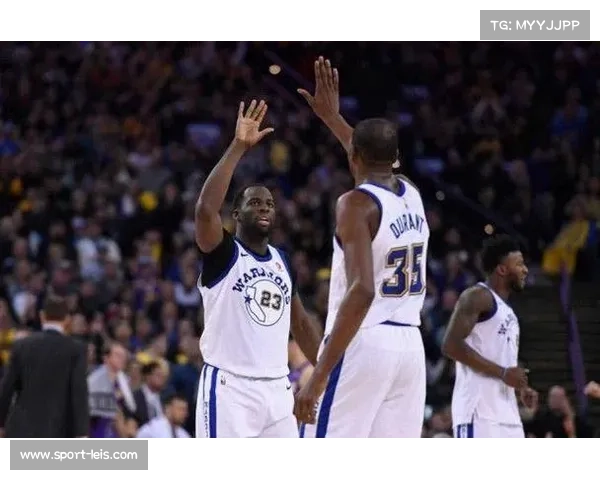 水星与火花对决中,托马斯关键抢断引领反击高潮